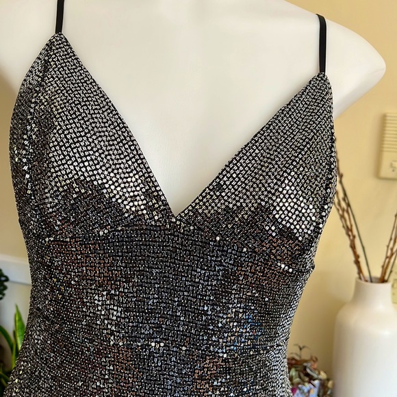 🖤🤍Lulus Silver Sequin Sparkle Party Dress- Women- M-Black- NWT - Picture 4 of 16